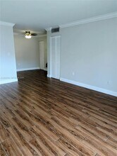 7160 Fairway Dr in Hialeah, FL - Building Photo - Building Photo