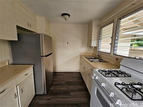 883 4th Ave in Honolulu, HI - Building Photo - Building Photo