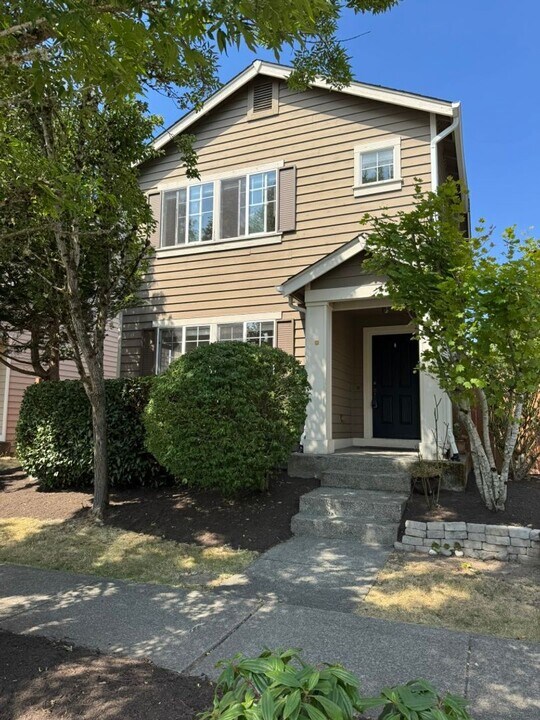 22324 NE 100th Way in Redmond, WA - Building Photo