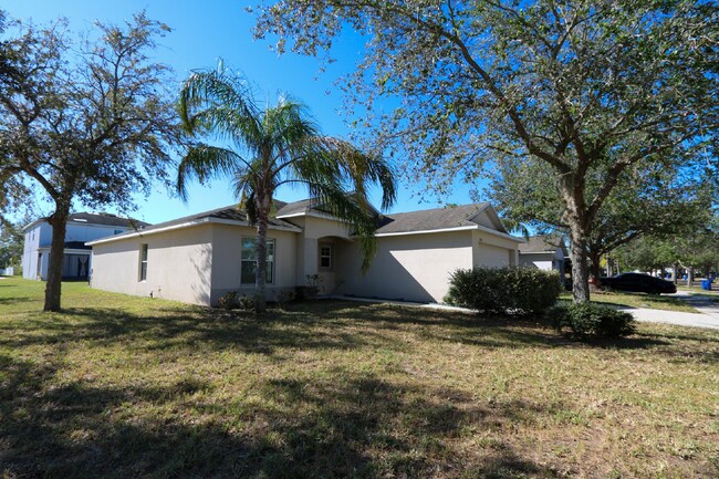 7538 Turtle View Dr in Ruskin, FL - Foto de edificio - Building Photo