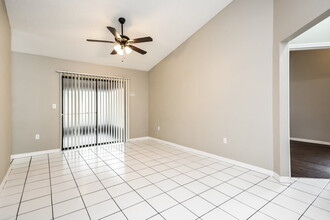 2929 Mill Run Blvd in Kissimmee, FL - Building Photo - Building Photo