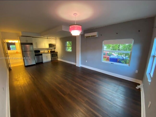 274 NW 32nd St in Miami, FL - Building Photo - Building Photo