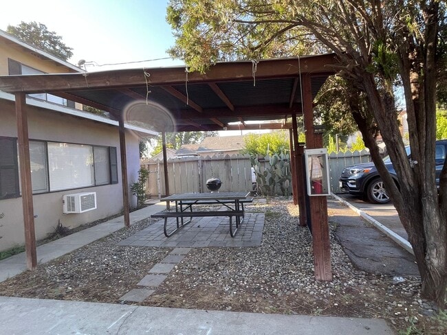 425 S 3rd Ave in Oakdale, CA - Building Photo - Building Photo