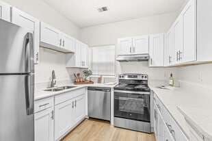 Buffalo Creek Apartments in Indianapolis, IN - Building Photo