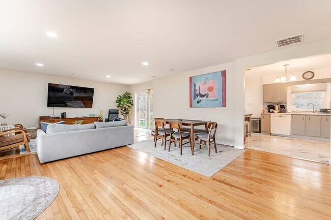316 NY-32 in New Paltz, NY - Building Photo - Building Photo