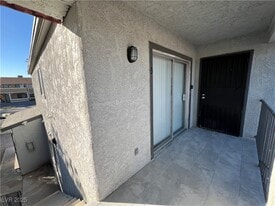 6942 Appleton Dr in Las Vegas, NV - Building Photo