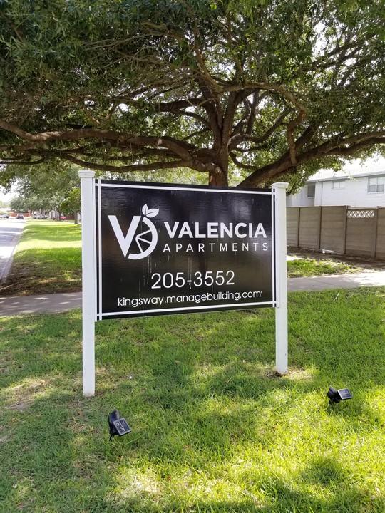 Valenica Apartments in McAllen, TX - Building Photo