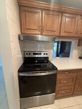 142 Lake Barbara Dr in West Palm Beach, FL - Building Photo - Building Photo