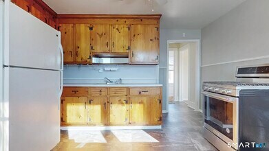 150 Adams St in Stratford, CT - Building Photo - Building Photo