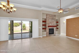 5648 Valley Oak Dr in El Paso, TX - Building Photo - Building Photo