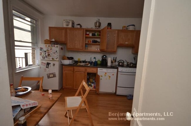 1634 Commonwealth Ave, Unit 16 in Boston, MA - Building Photo - Building Photo