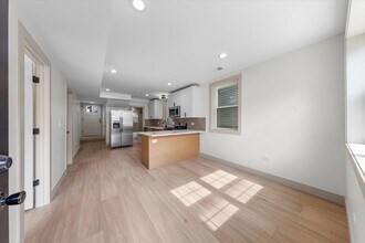 2134 N Bingham St, Unit 1R in Chicago, IL - Building Photo - Building Photo