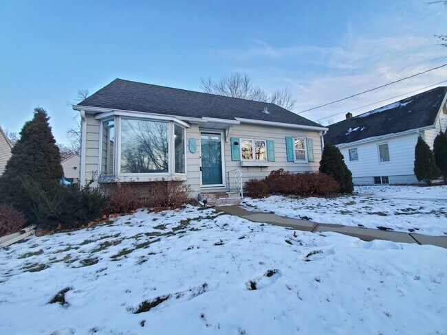property at 1112 7th Ave SE