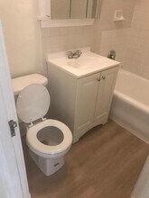 3412 W Foster Ave, Unit 1B in Chicago, IL - Foto de edificio - Building Photo