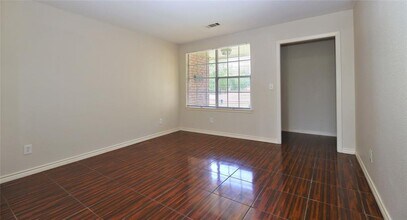 4731 Pinebrook Ln in Houston, TX - Building Photo - Building Photo