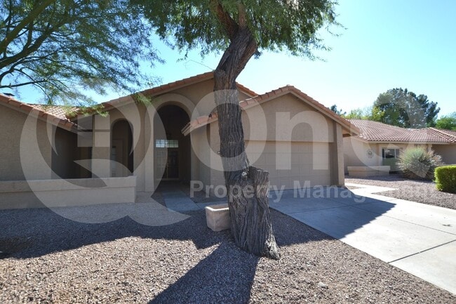 property at 2409 W Marlboro Dr