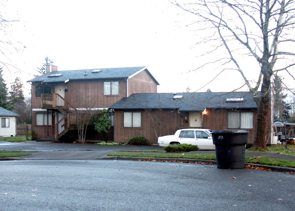 201 E 36th St in Tacoma, WA - Foto de edificio