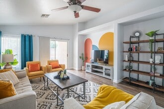 15305 W Banff Ln in Surprise, AZ - Foto de edificio - Building Photo