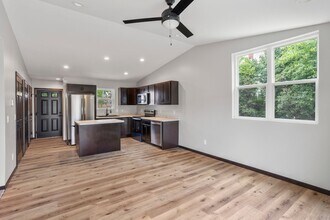 1253 W South Park Ave in Oshkosh, WI - Building Photo - Building Photo