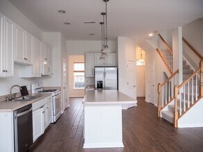 42747 Stadler Ln in Chantilly, VA - Building Photo - Building Photo