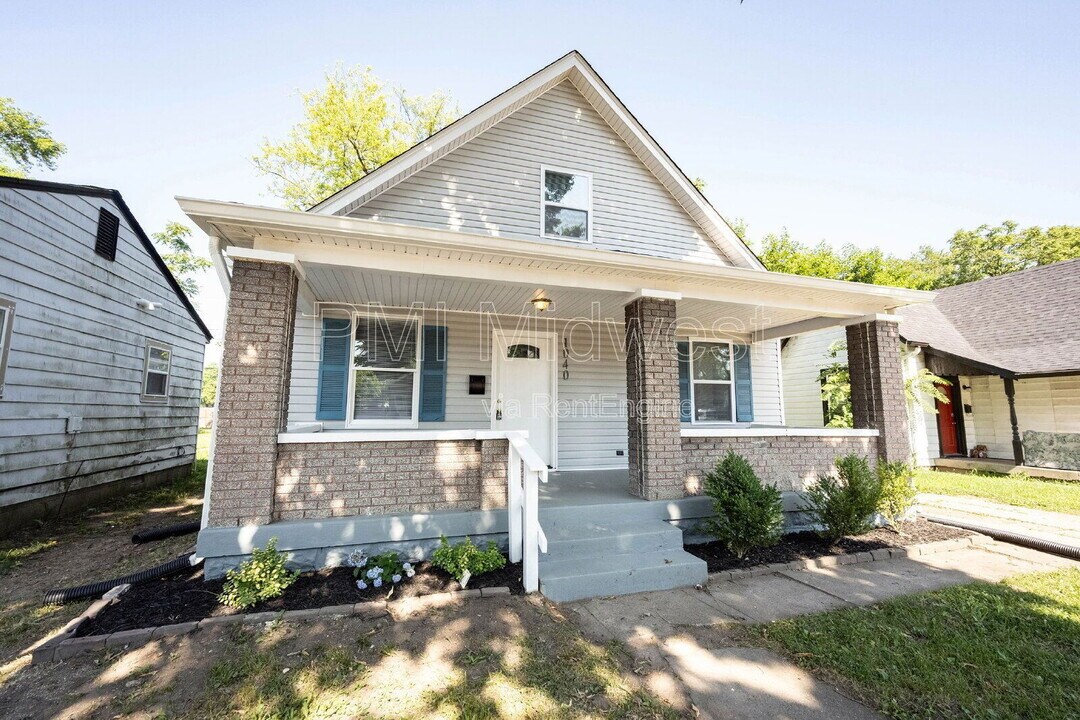 1040 Winfield Ave in Indianapolis, IN - Building Photo