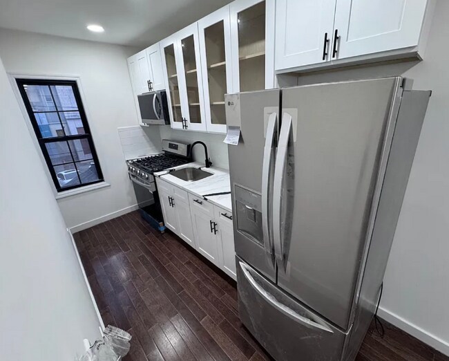 87 E 37th St in Brooklyn, NY - Building Photo - Building Photo