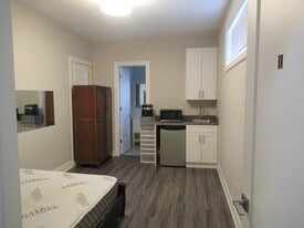 Basement Bachelors Rental in Toronto, ON - Building Photo