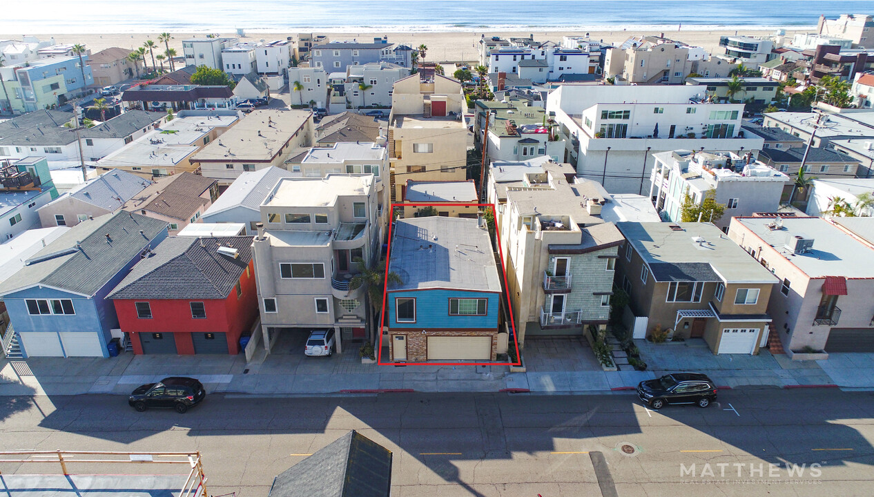 247 Manhattan Ave in Hermosa Beach, CA - Building Photo