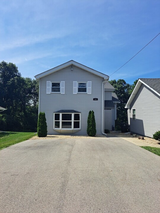 409 Bluff St in Lockport, IL - Building Photo