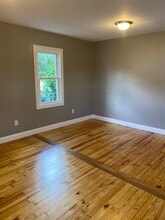 1190 Plymouth Ave, Unit 2 N in Fall River, MA - Building Photo - Building Photo