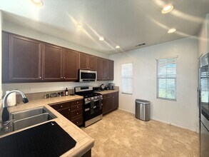 38432 Pallas Ct in Palmdale, CA - Building Photo - Building Photo