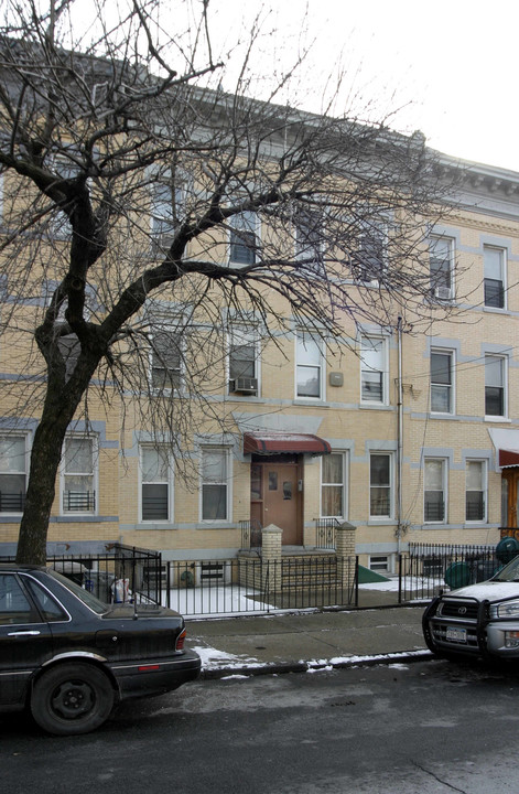 426 Himrod St in Brooklyn, NY - Building Photo