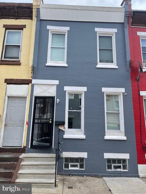 property at 2211 N Bouvier St