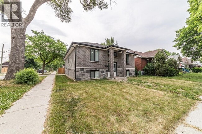 3605 King St in Windsor, ON - Building Photo - Building Photo