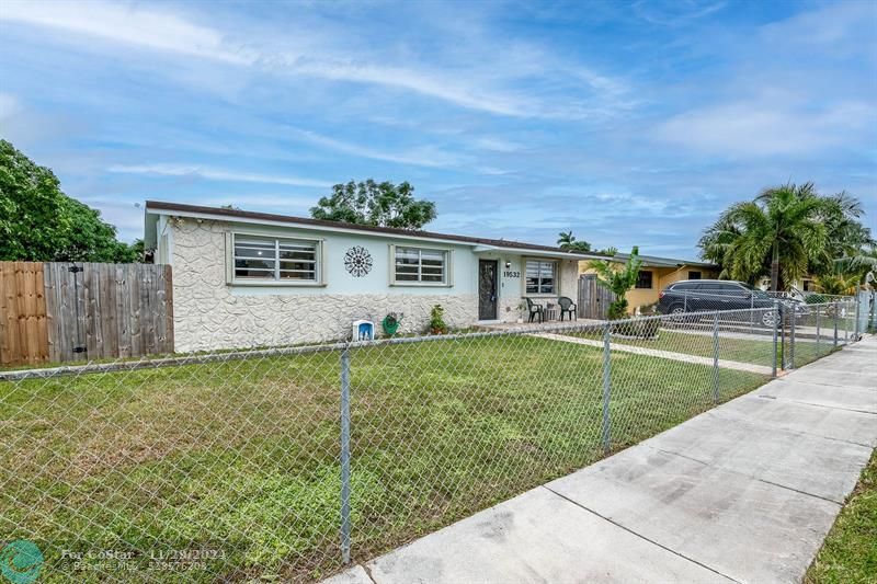 19532 SW 120th Ave in Miami, FL - Building Photo