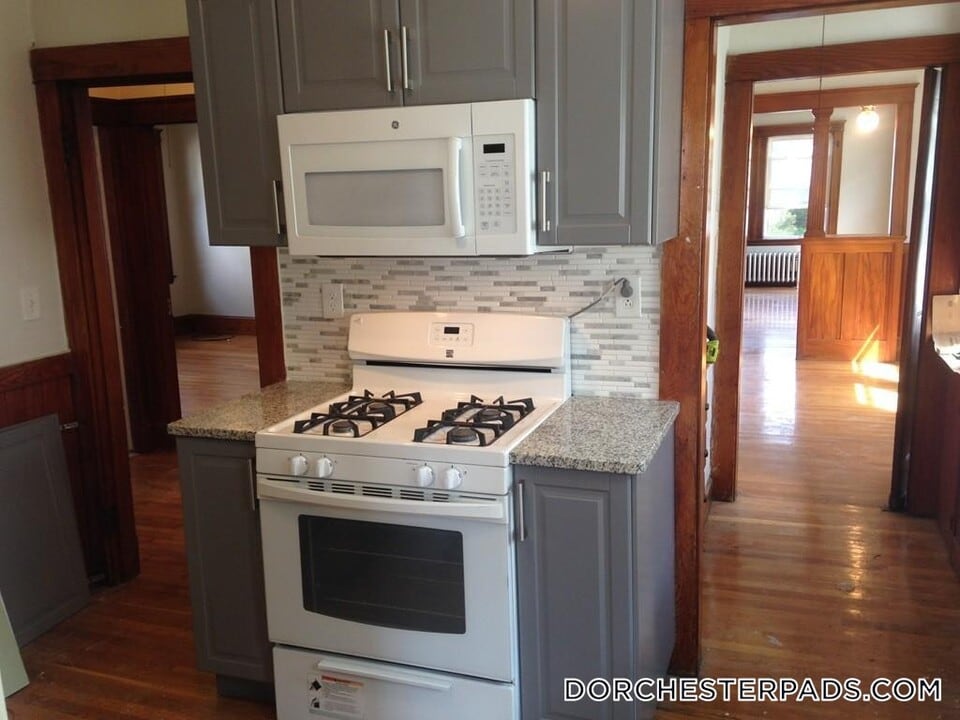 45 Pleasant Hill Ave in Boston, MA - Building Photo