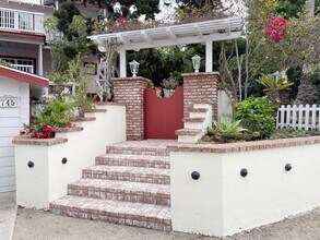 745 Stratford Dr in Encinitas, CA - Foto de edificio - Building Photo