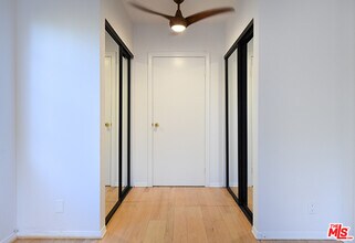 424 Ocean Park Blvd, Unit 1 in Santa Monica, CA - Foto de edificio - Building Photo