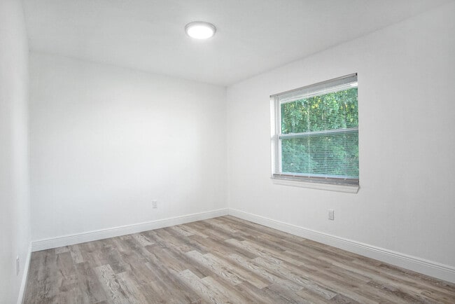 2111 Jacobs Rd in Fort Pierce, FL - Building Photo - Building Photo