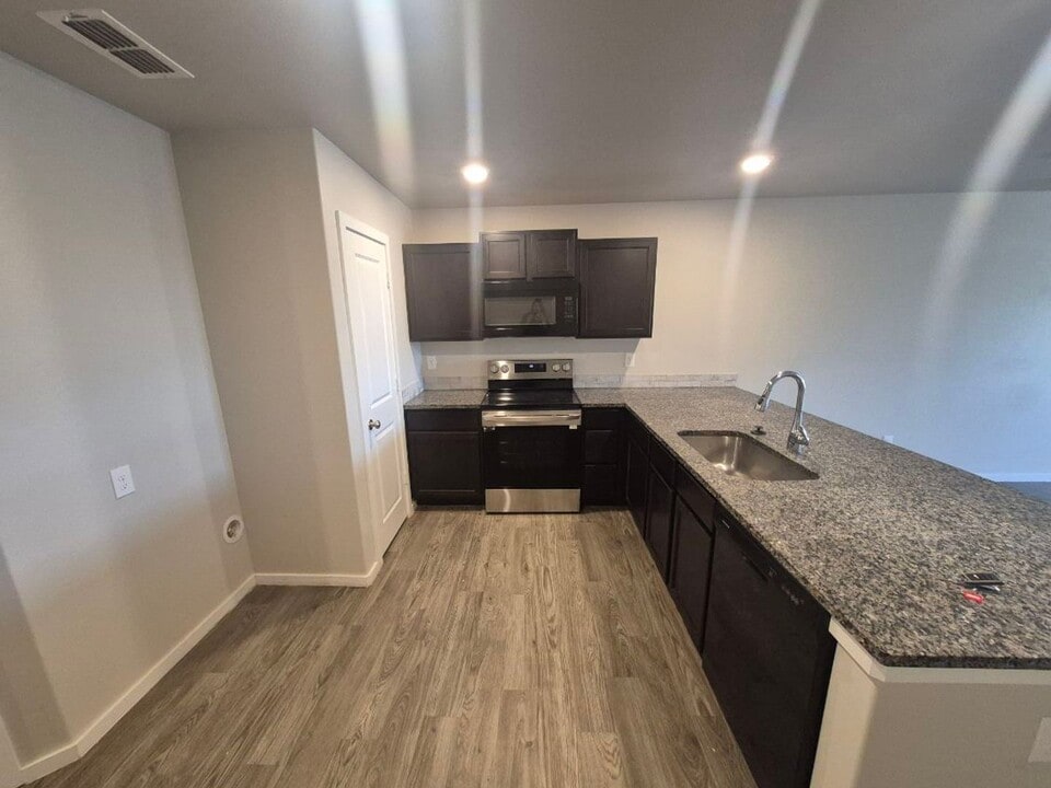 14401 Avenue X in Lubbock, TX - Building Photo