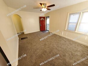 8426 Wayne Ave in Kansas City, MO - Building Photo - Building Photo