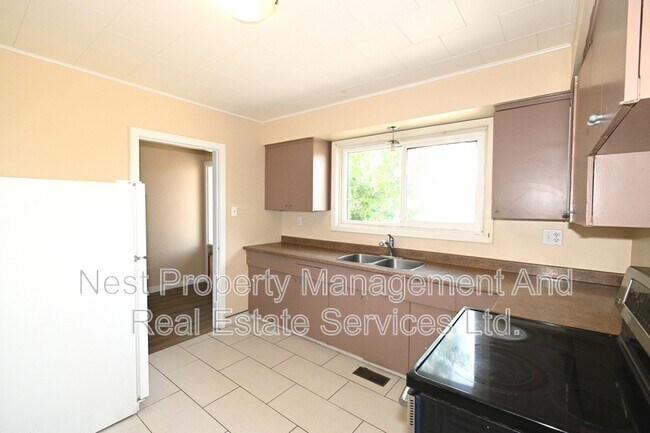 588 Central St E in Prince George, BC - Building Photo - Building Photo