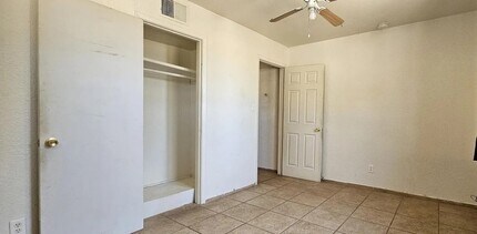 120 Debs Cir in Morristown, AZ - Foto de edificio - Building Photo