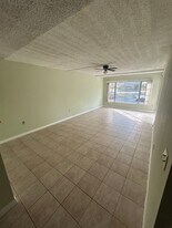 3706 Broadway, Unit 18 in Ft. Myers, FL - Building Photo