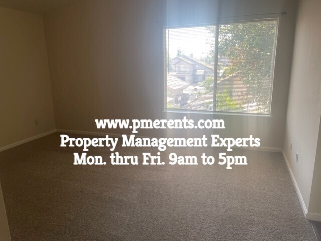 10219 River Oaks Dr in Stockton, CA - Building Photo - Building Photo