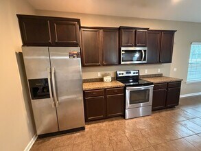 1305 Hill View Cir in Hinesville, GA - Building Photo - Building Photo