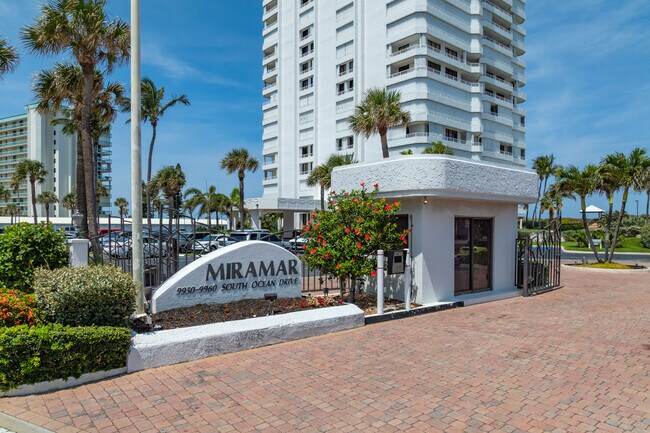 Miramar II Condominium in Jensen Beach, FL - Building Photo - Building Photo
