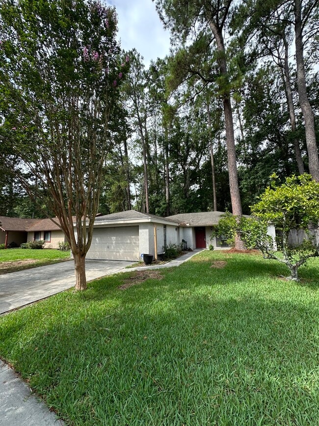 10434 Docksider Dr W