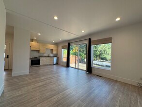 361 Frank Johns Rd in Stevenson, WA - Building Photo - Building Photo