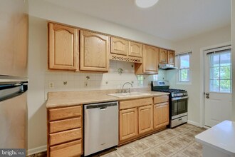 825 Mildred Ave in Dundalk, MD - Building Photo - Building Photo